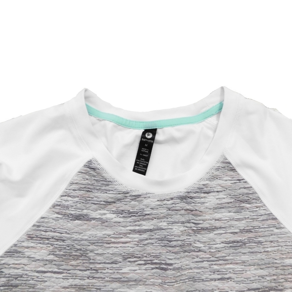 90° by REFLEX GRAY & WHITE ATHLETIC/LOUNGING TOP - Picture 4 of 5
